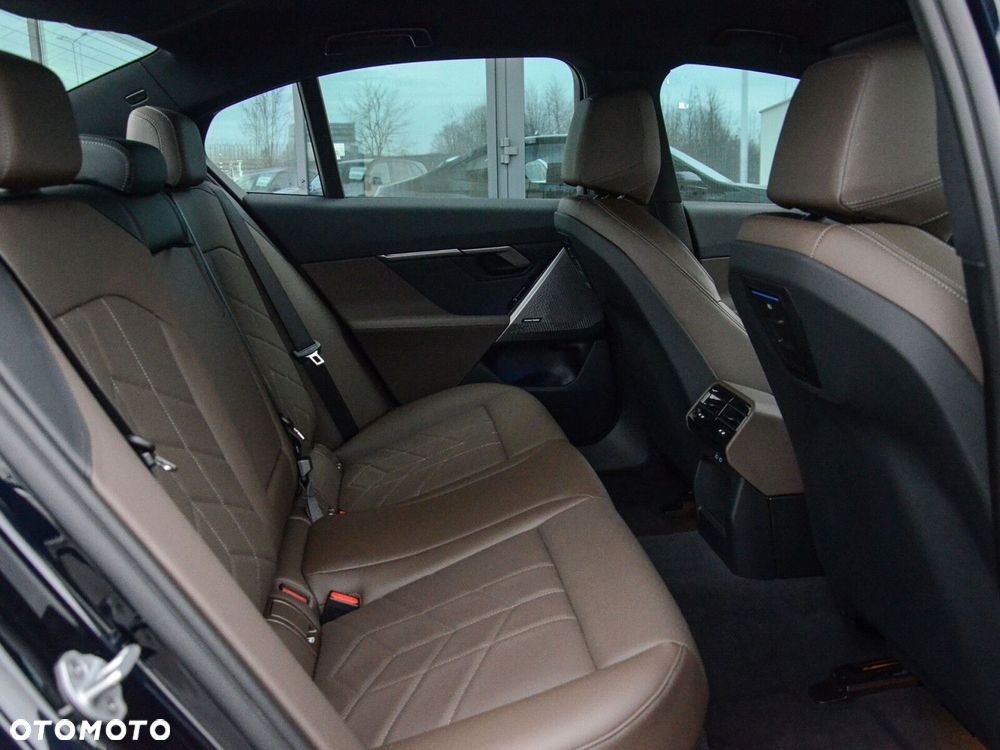 BMW Seria 5 - 32