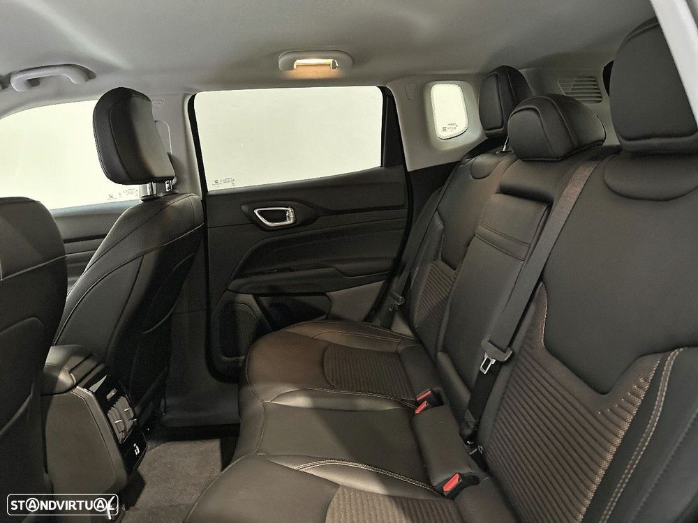 Jeep Compass 1.3 TG Upland - 13