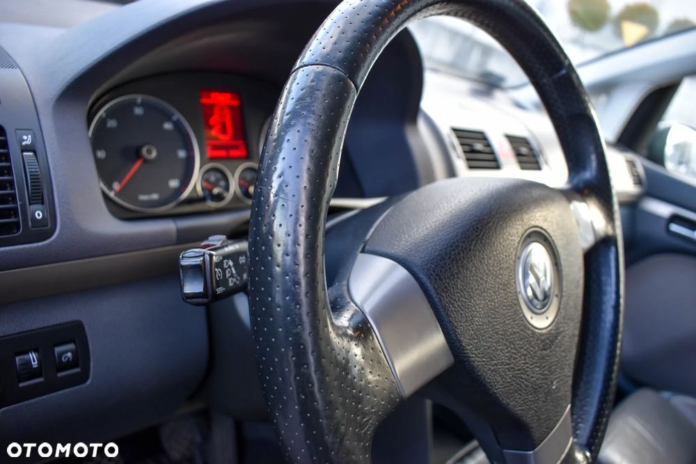 Volkswagen Touran 2.0 TDI DPF Cross - 26