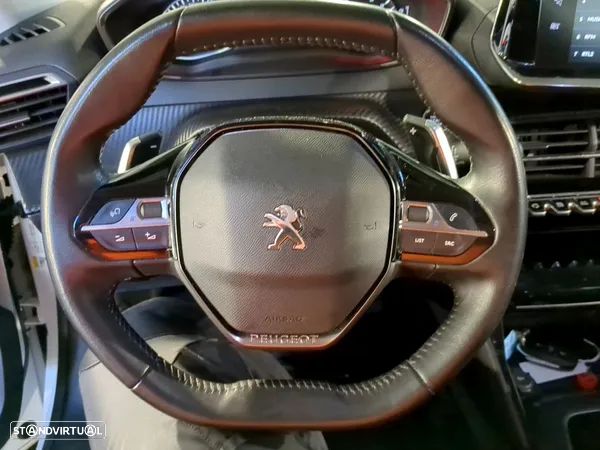 Peugeot 2008 1.2 PureTech Allure EAT8 - 33