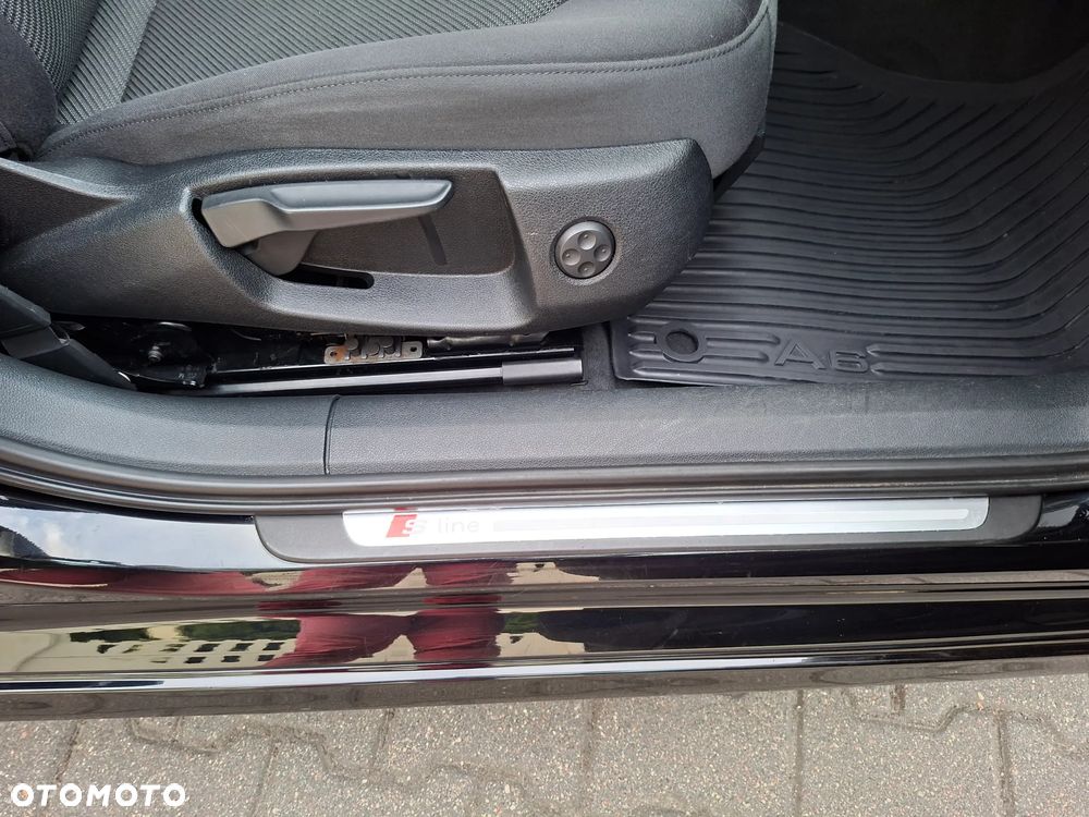 Audi A6 Avant 2.0 TDI DPF multitronic sport selection - 32
