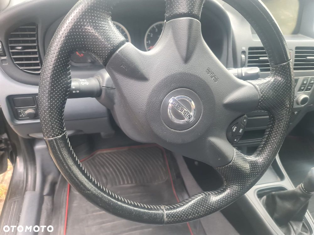 Nissan Almera - 9