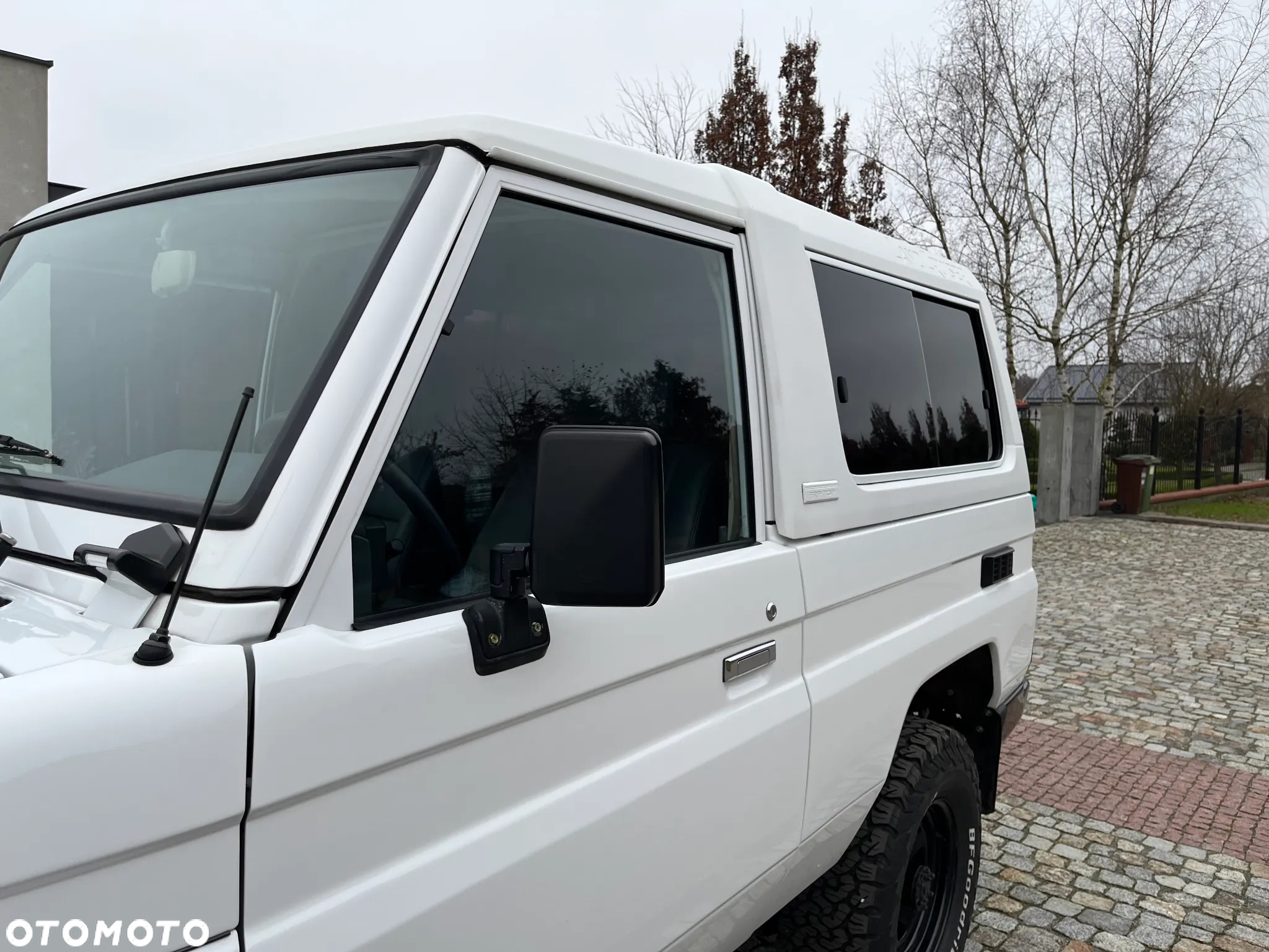 Toyota Land Cruiser HT LX - 20