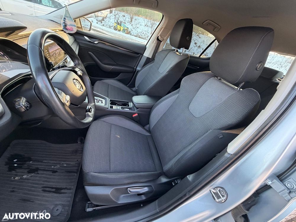 Skoda Octavia 2.0 TDI DSG Style - 8