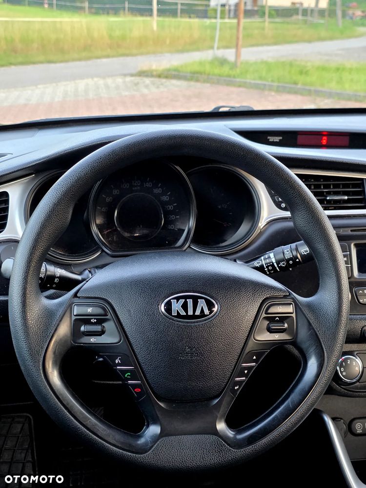 Kia Ceed 1.4 L - 9