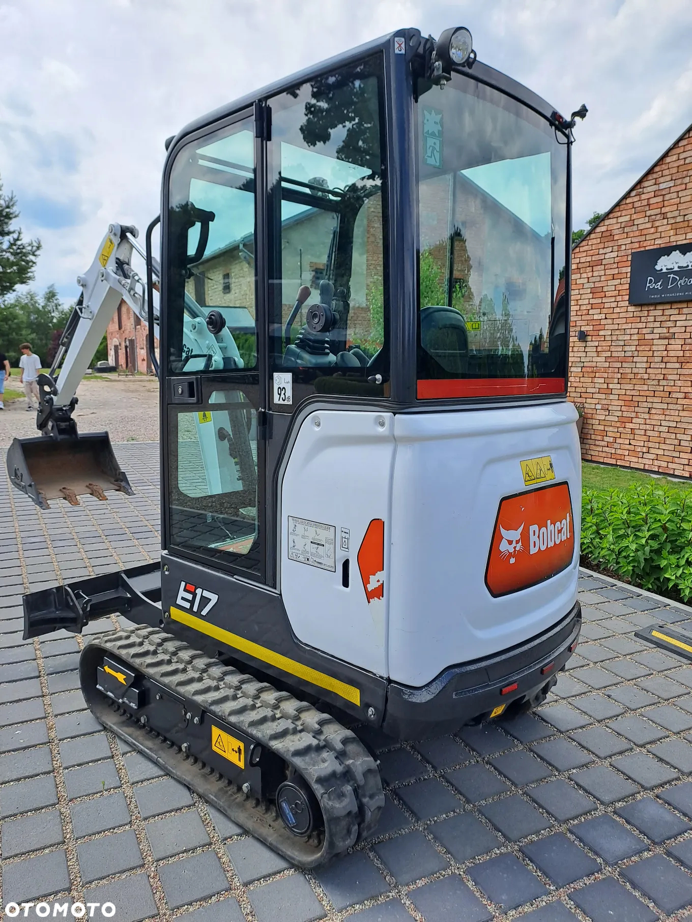 Bobcat E17 - 4