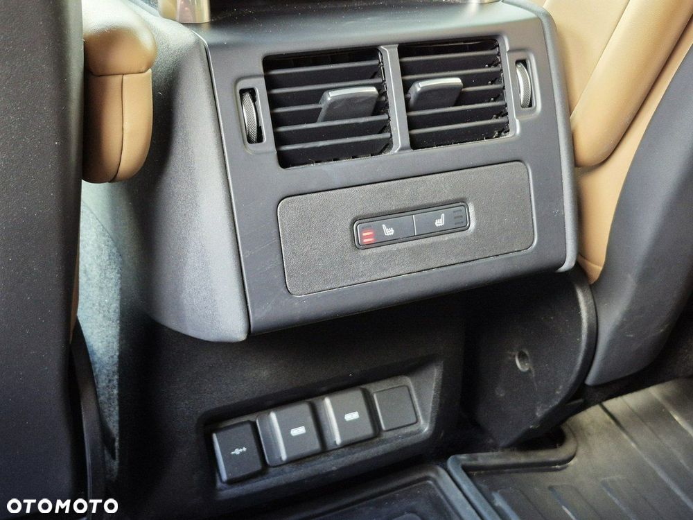 Land Rover Discovery 3.0 D300 mHEV R-Dynamic HSE - 26