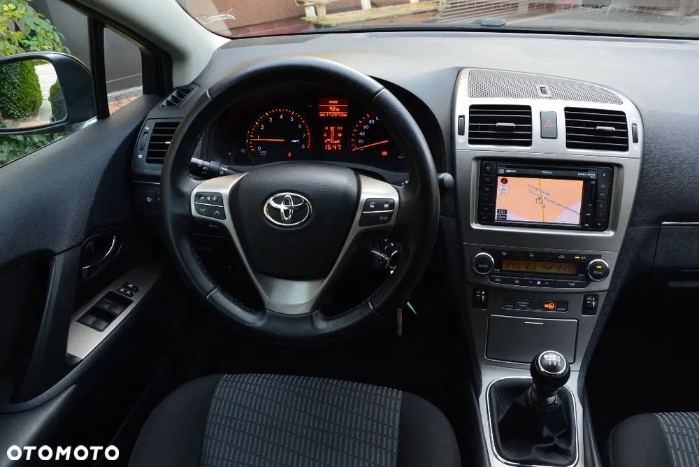 Toyota Avensis 1.8 Sol plus NAVI - 21