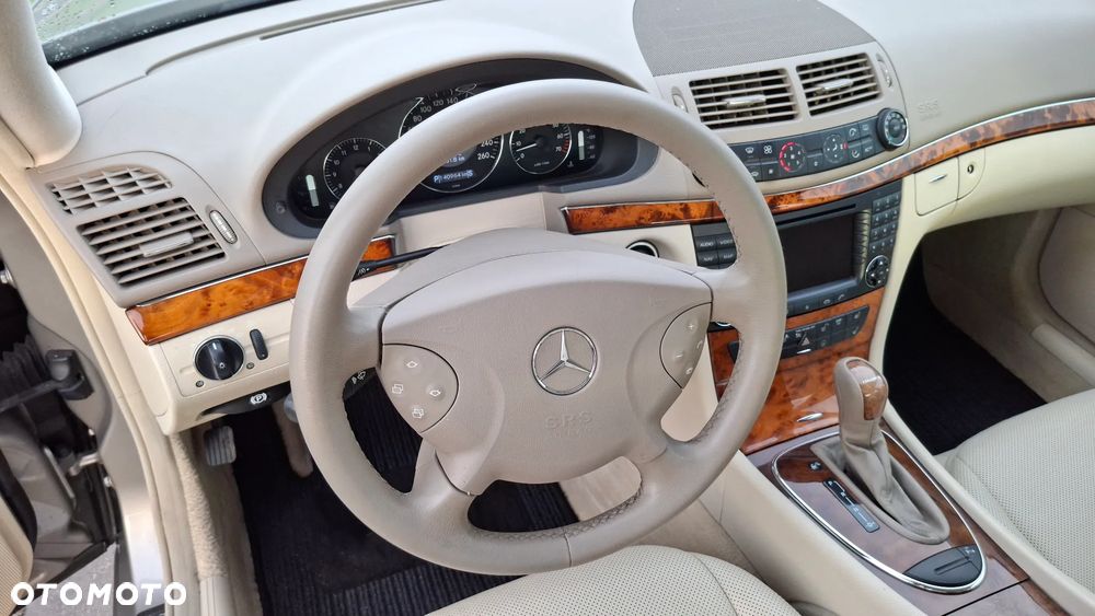Mercedes-Benz Klasa E 350 7G-TRONIC Elegance - 22