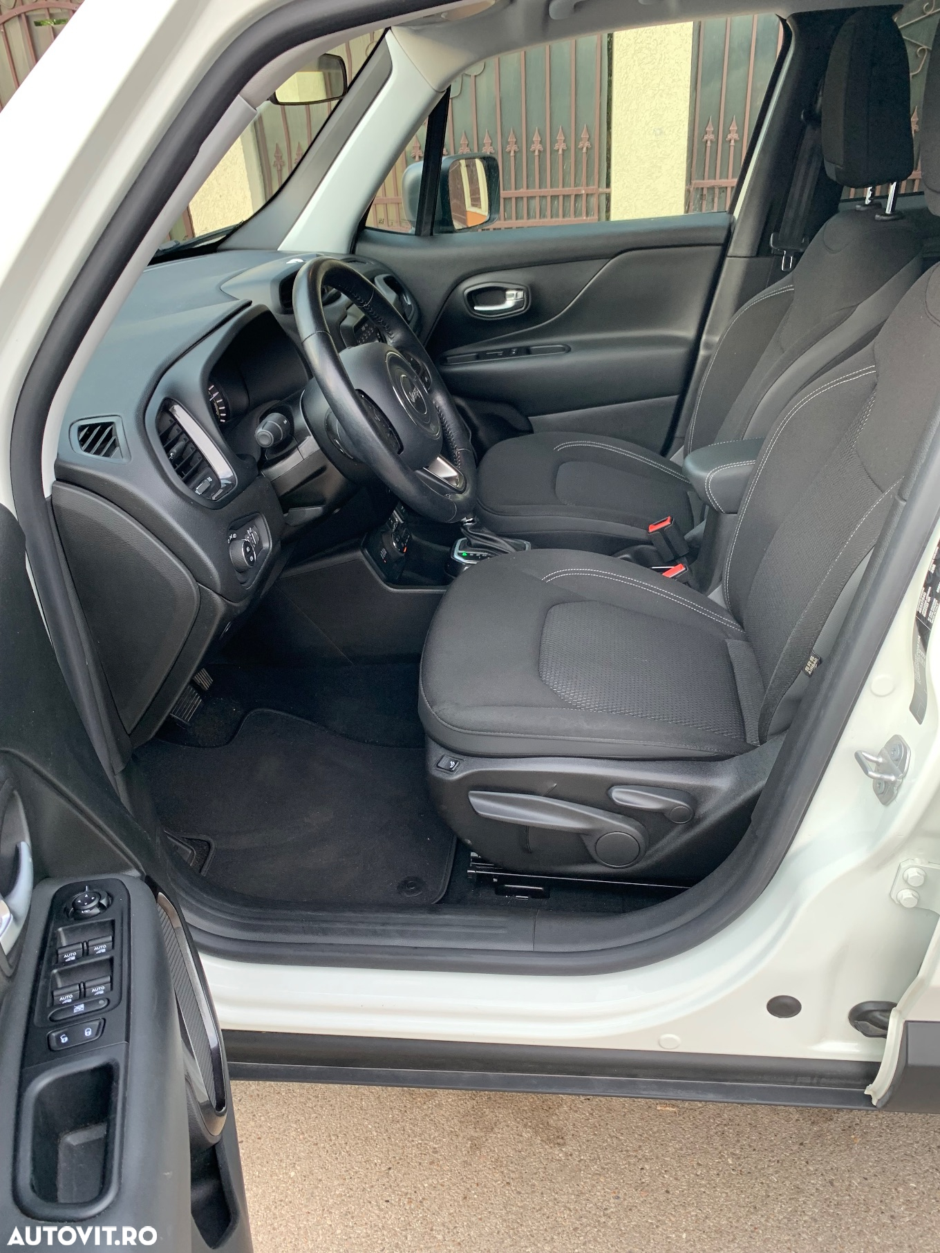 Jeep Renegade 1.3 T-GDI 4xe PLUG-IN Hybrid Automatik Summit - 8