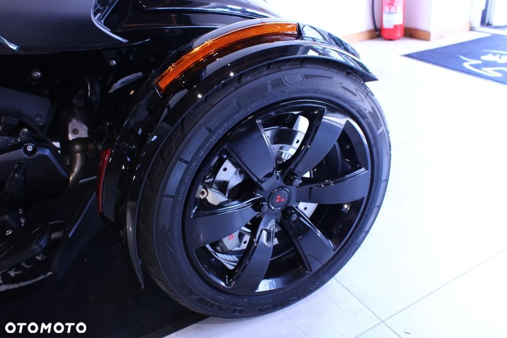 Can-Am Spyder - 33