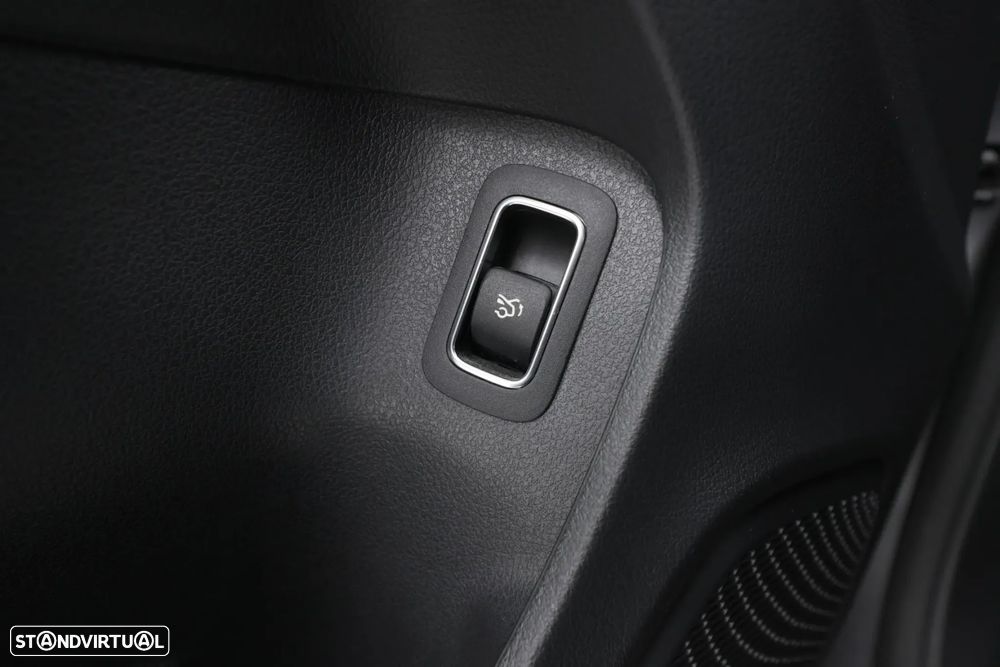 Mercedes-Benz A 200 Limousine AMG Line - 26