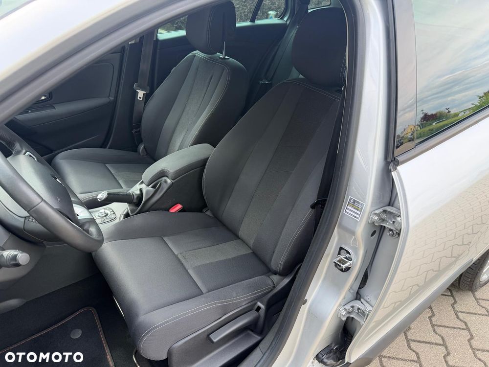 Renault Megane 1.9 dCi Bose Edition - 6