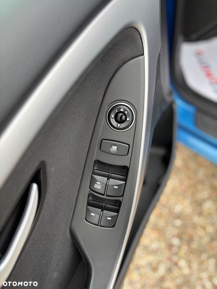 Hyundai i30 blue 1.6 GDI YES Gold - 12