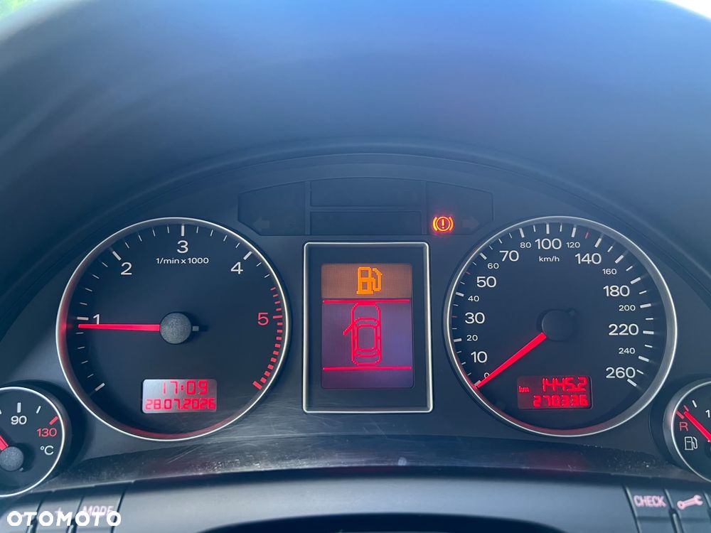 Audi A4 Avant 2.0 TDI DPF - 9
