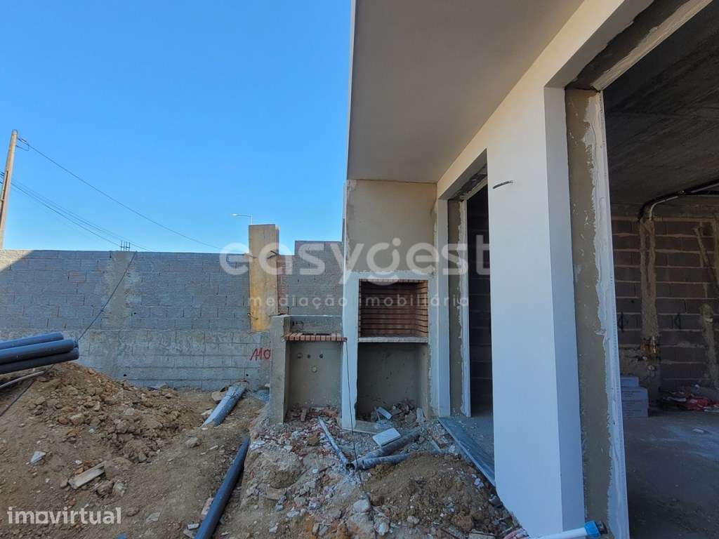 Moradia T4 Nova em Condomínio Fechado com Jardim Privativo e Garage... - Grande imagem: 4/41