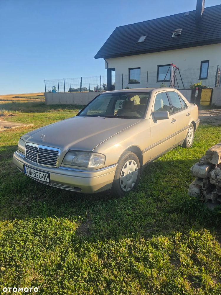 Mercedes-Benz Klasa C 180 Elegance - 1
