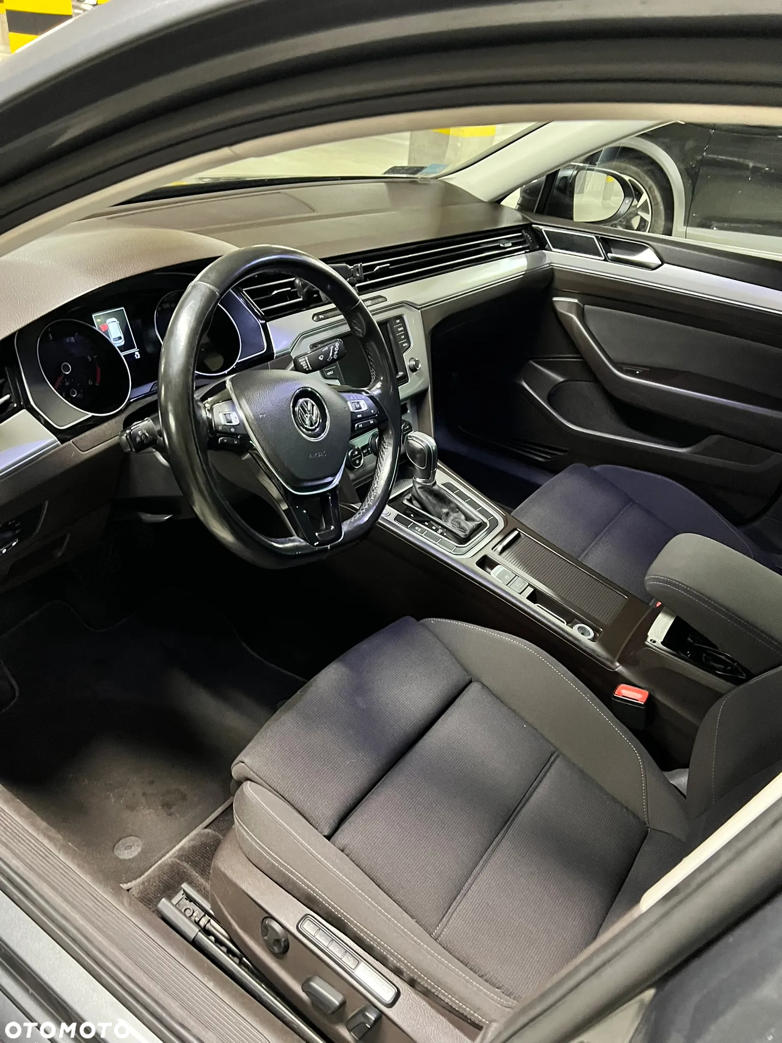 Volkswagen Passat Variant 1.6 TDI SCR DSG Trendline - 14