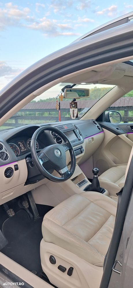 Volkswagen Tiguan 2.0 TDI DPF BlueMotion Technology Sport & Style - 8