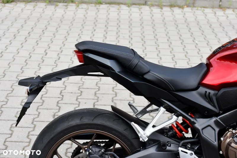 Honda CB - 12