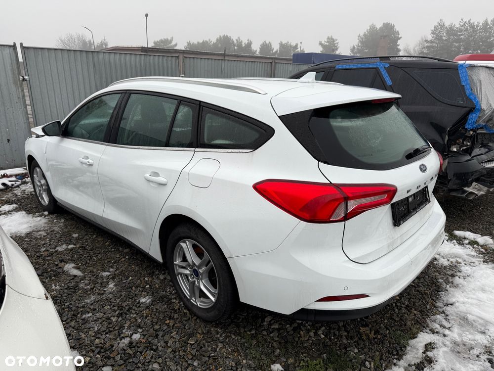 Ford Focus 1.5 EcoBlue Start-Stopp-System TITANIUM STYLE - 6