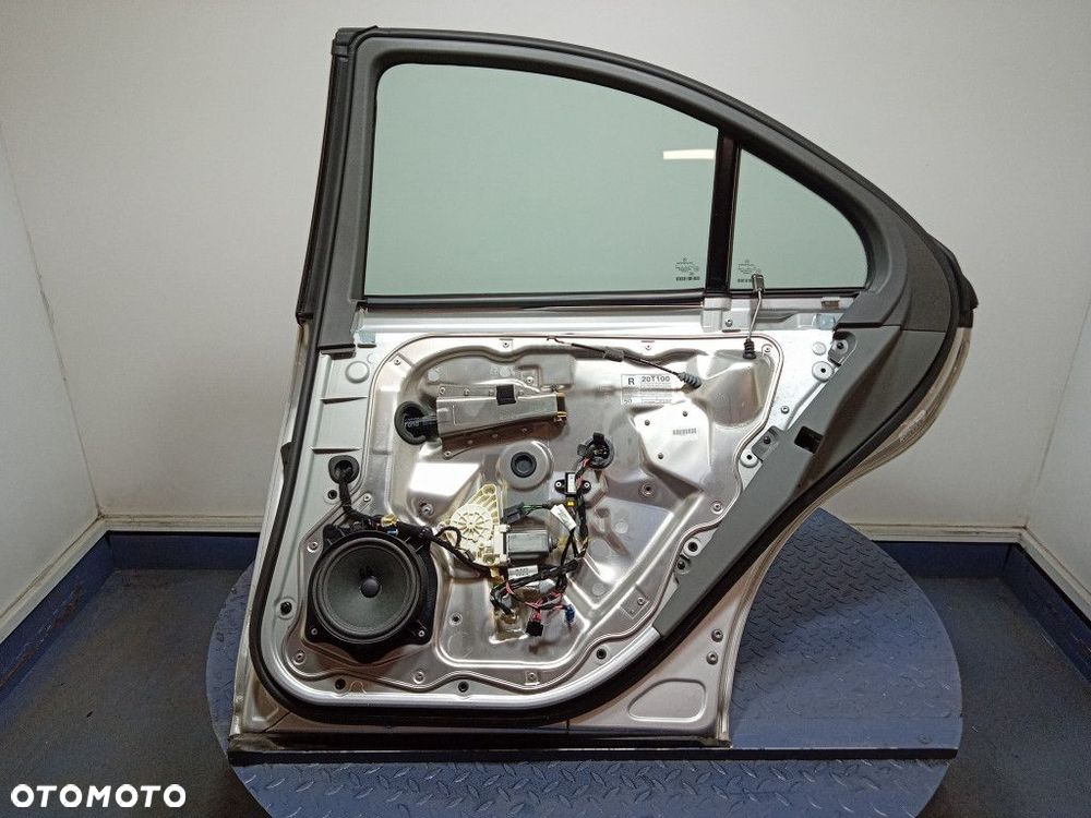 MERCEDES S KLASA W221 KRÓTKI DRZWI TYŁ PRAWE TYLNE 775 - 8