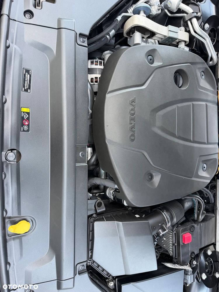 Volvo V90 Cross Country - 18