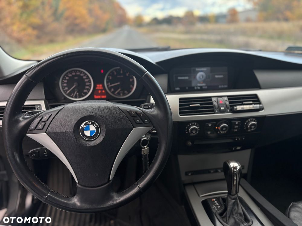 BMW Seria 5 525i - 9