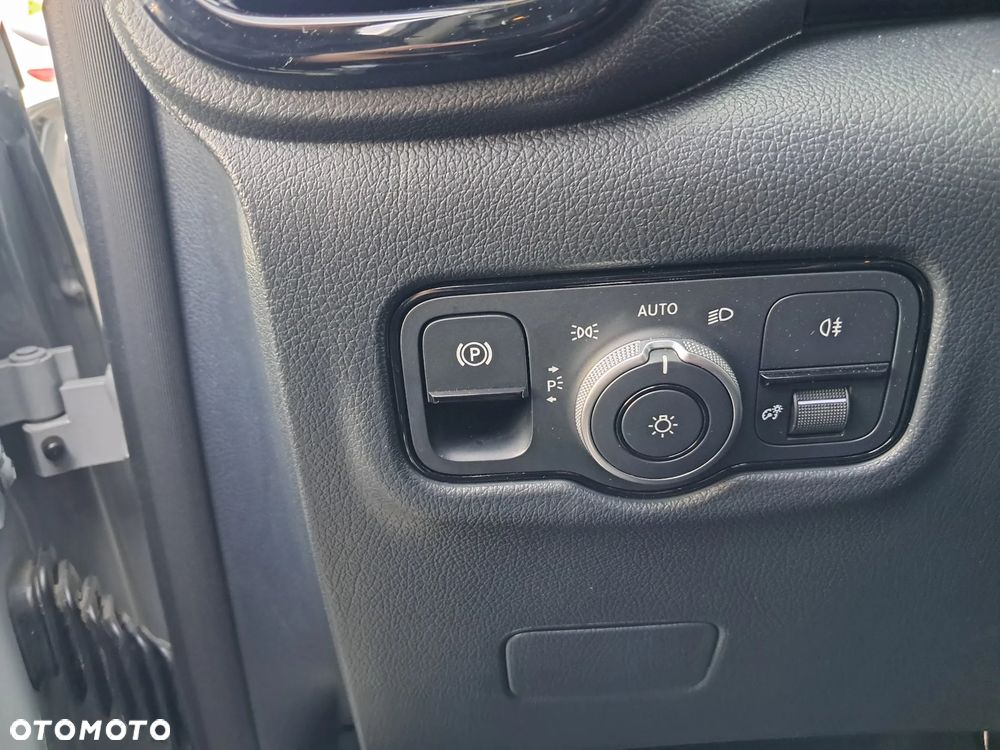 Mercedes-Benz Vito - 17
