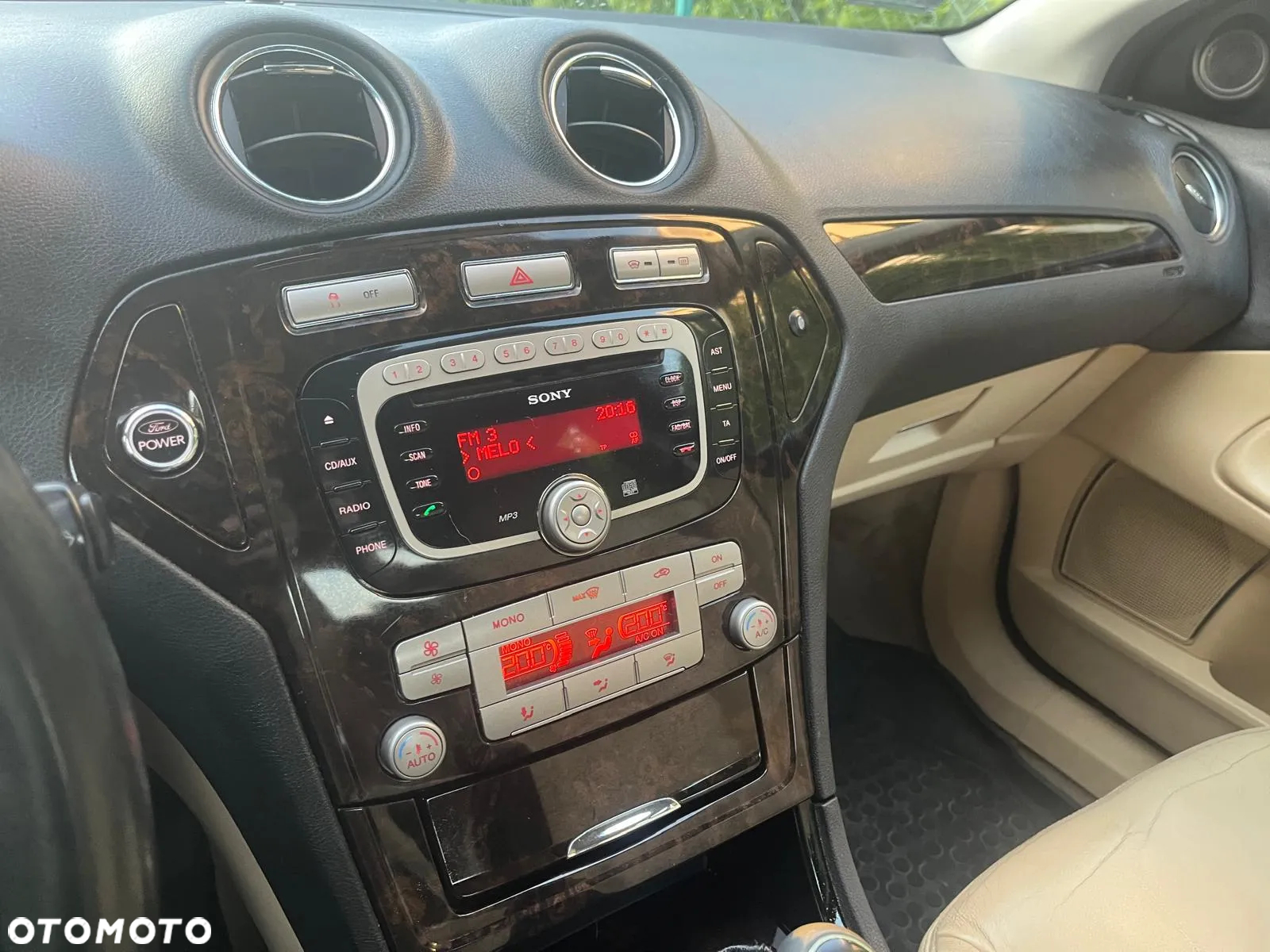 Ford Mondeo 2.0 Ghia Executive - 17