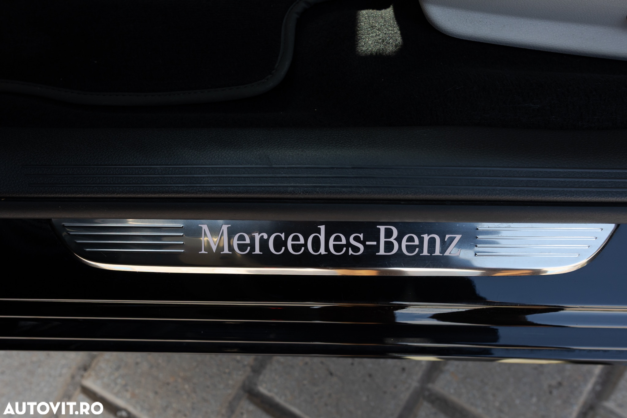 Mercedes-Benz E 300 9G-TRONIC AMG Line - 11