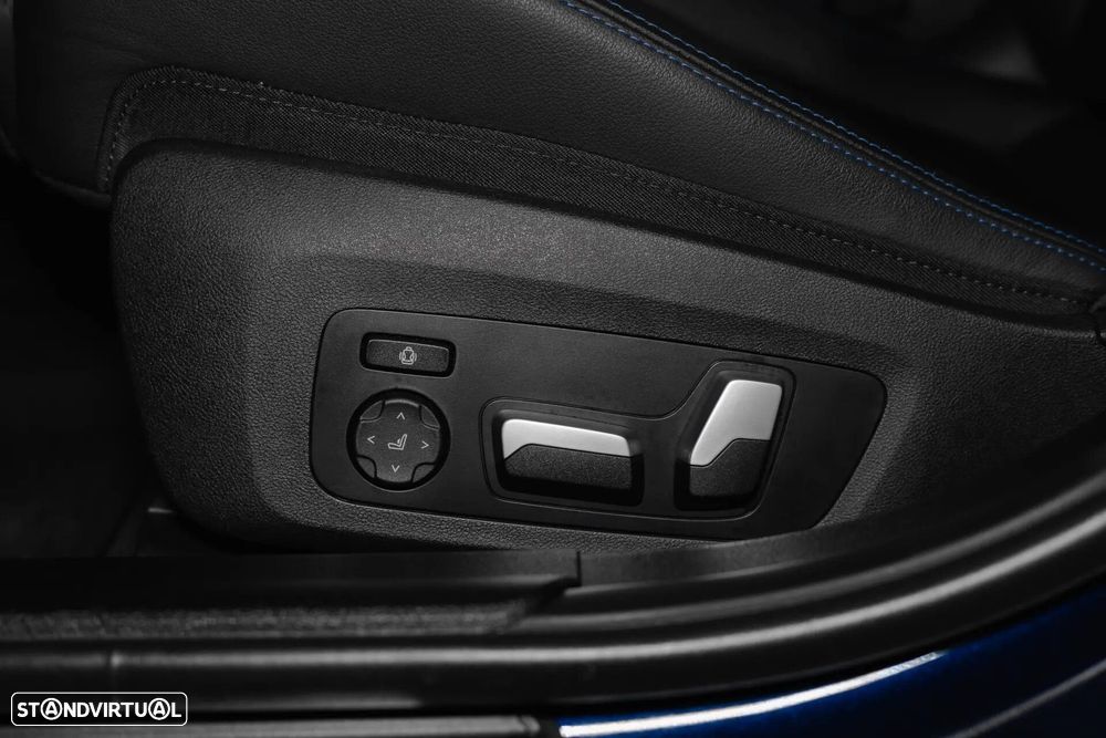 BMW 330 e Pack Desportivo M Auto - 29