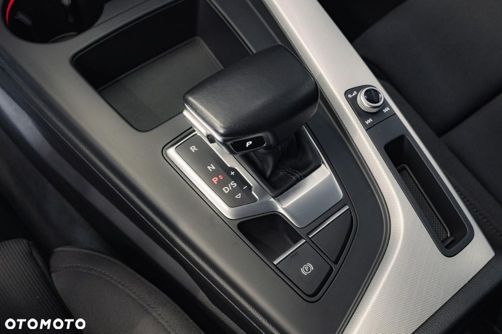 Audi A4 Avant 40 TFSI mHEV S Line S tronic - 28