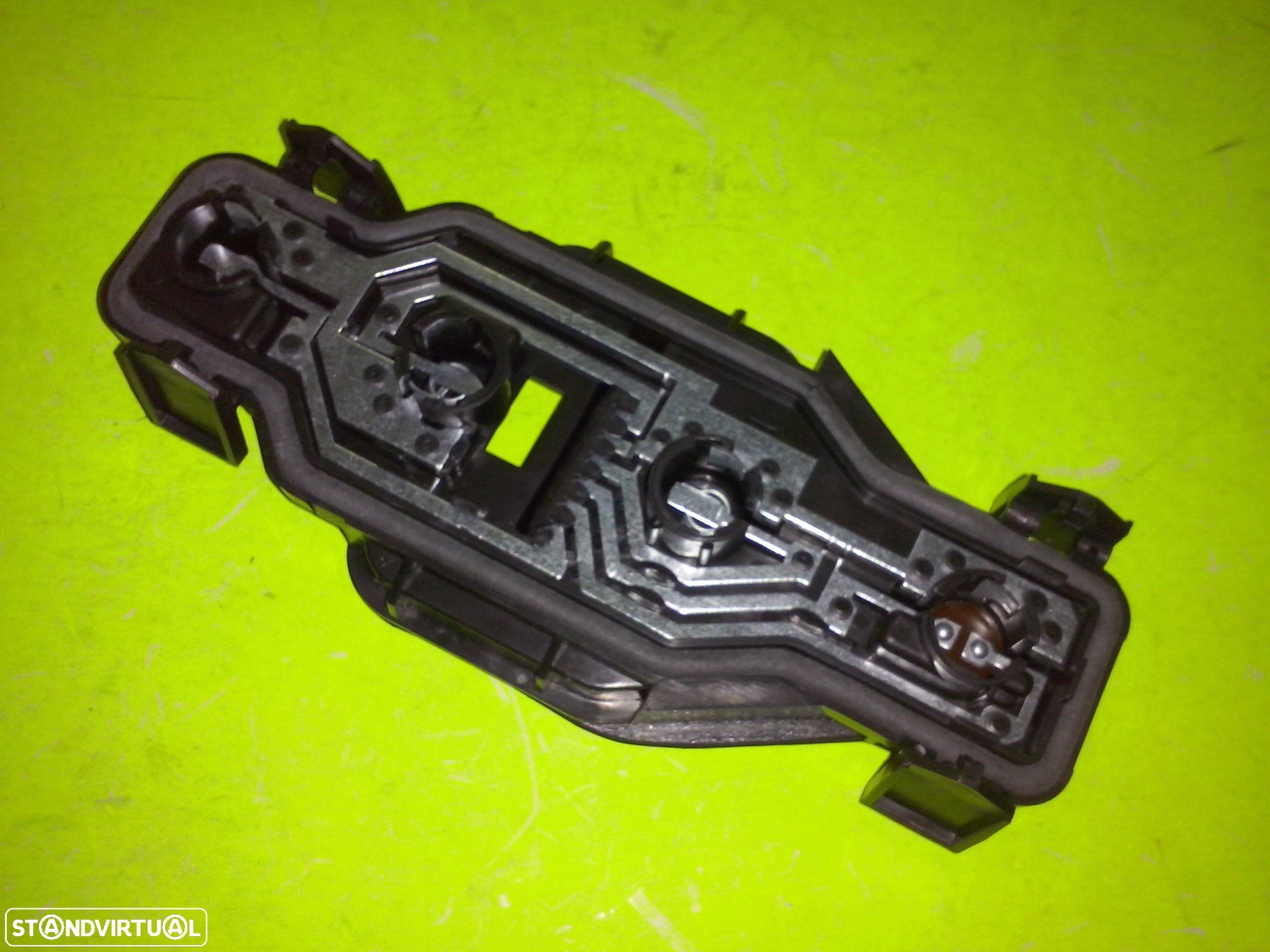 Base Placa das lampadas dos farolins trás Peugeot Partner Citroen Berlingo NOVO - 1