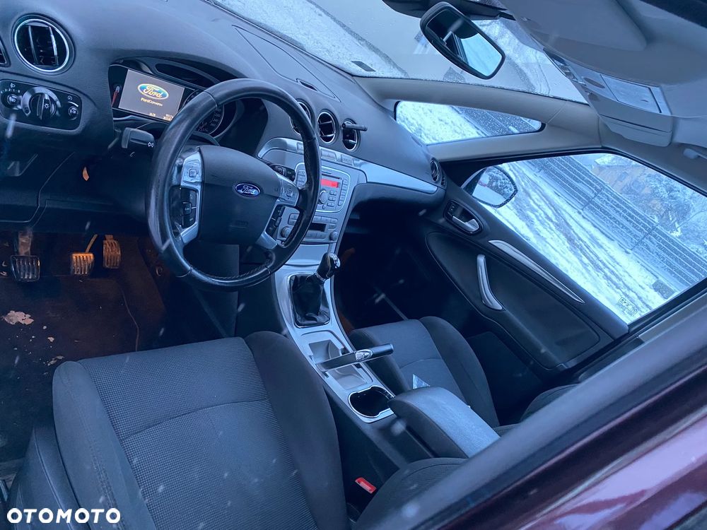Ford S-Max - 13