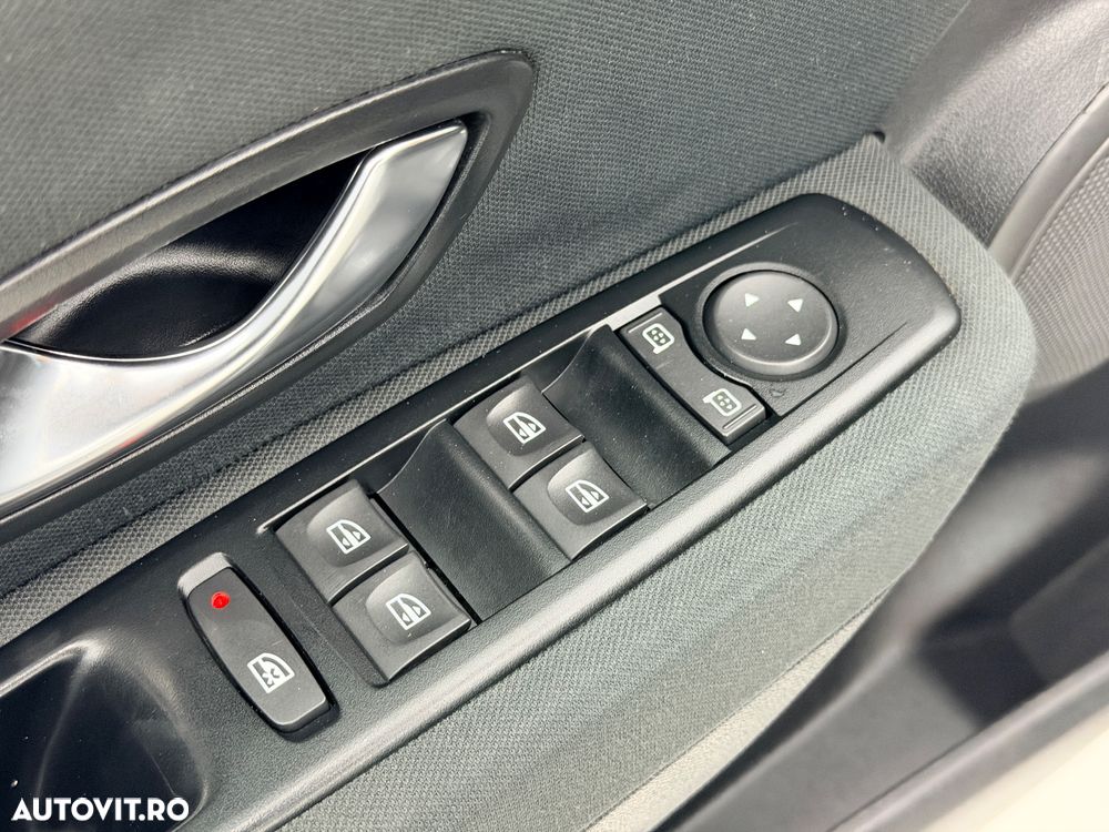 Renault Megane ENERGY dCi 110 EXPERIENCE - 11