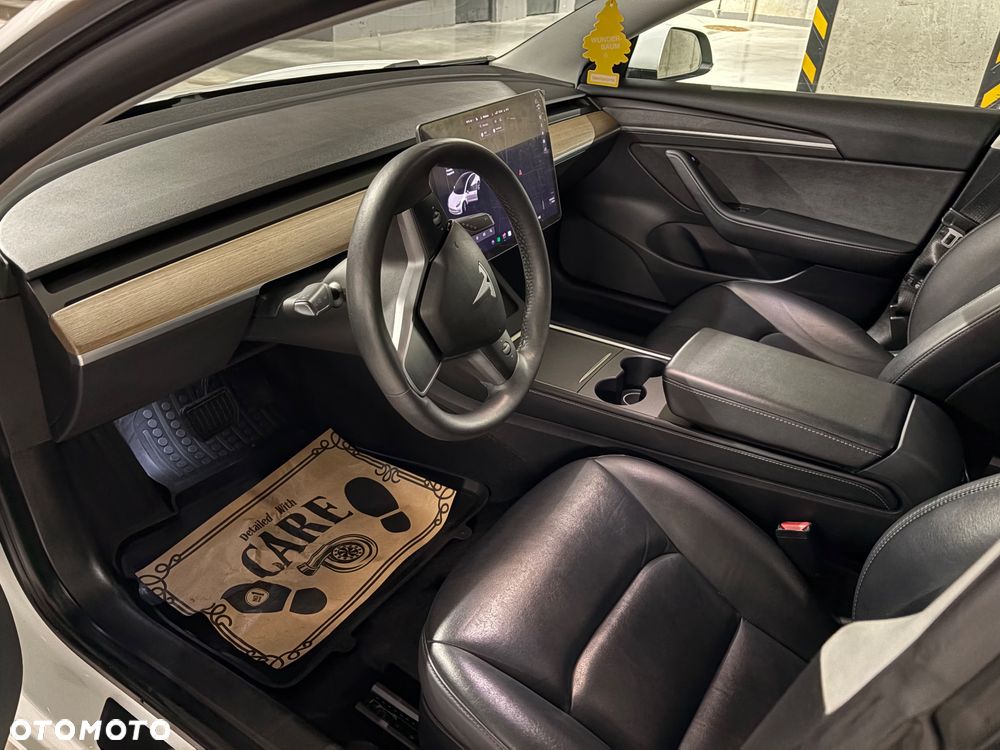 Tesla Model 3 - 14