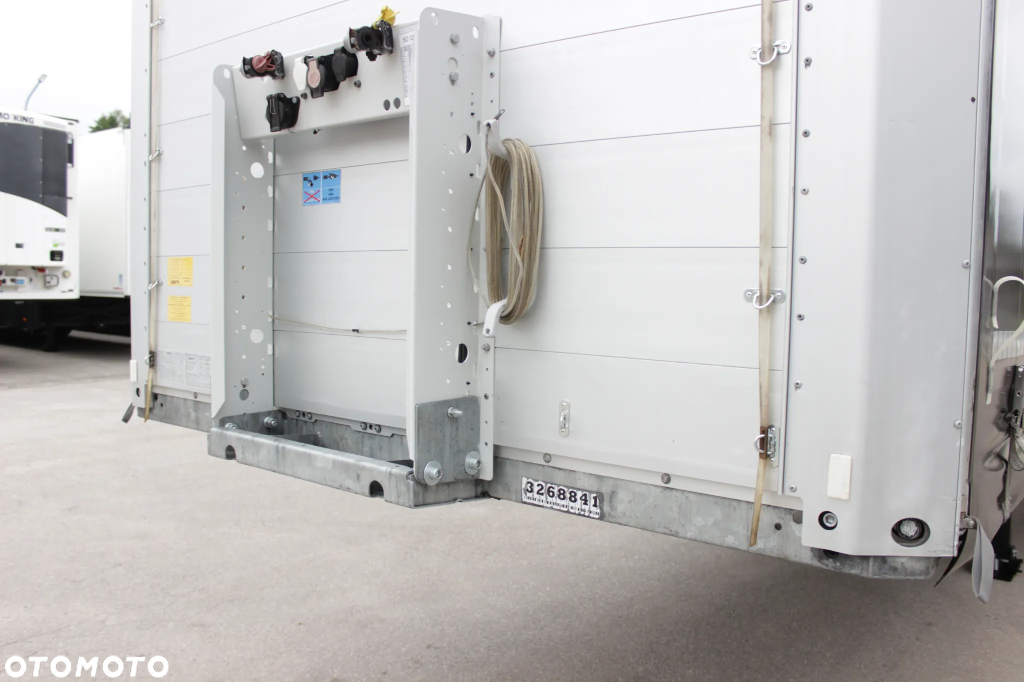 Schmitz Cargobull FIRANA / STANDARD / OŚ PODNOSZONA / MULTILOCK / Certyfikat XL / JAK NOWA / - 6