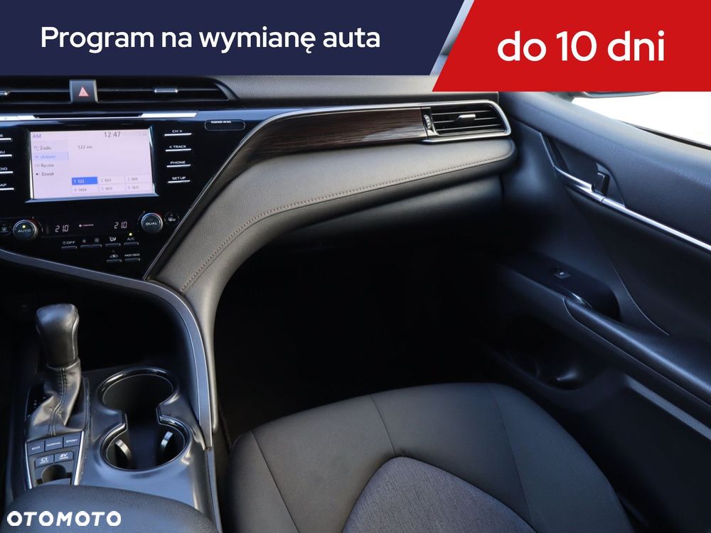 Toyota Camry - 10