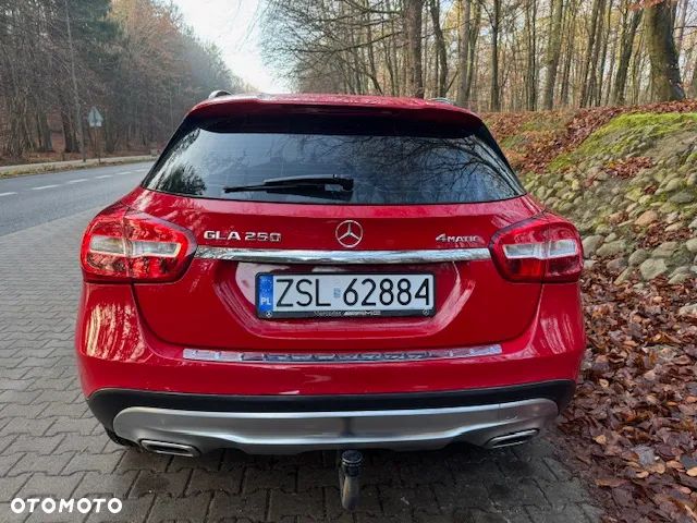 Mercedes-Benz GLA 250 4Matic 7G-DCT StreetStyle - 21