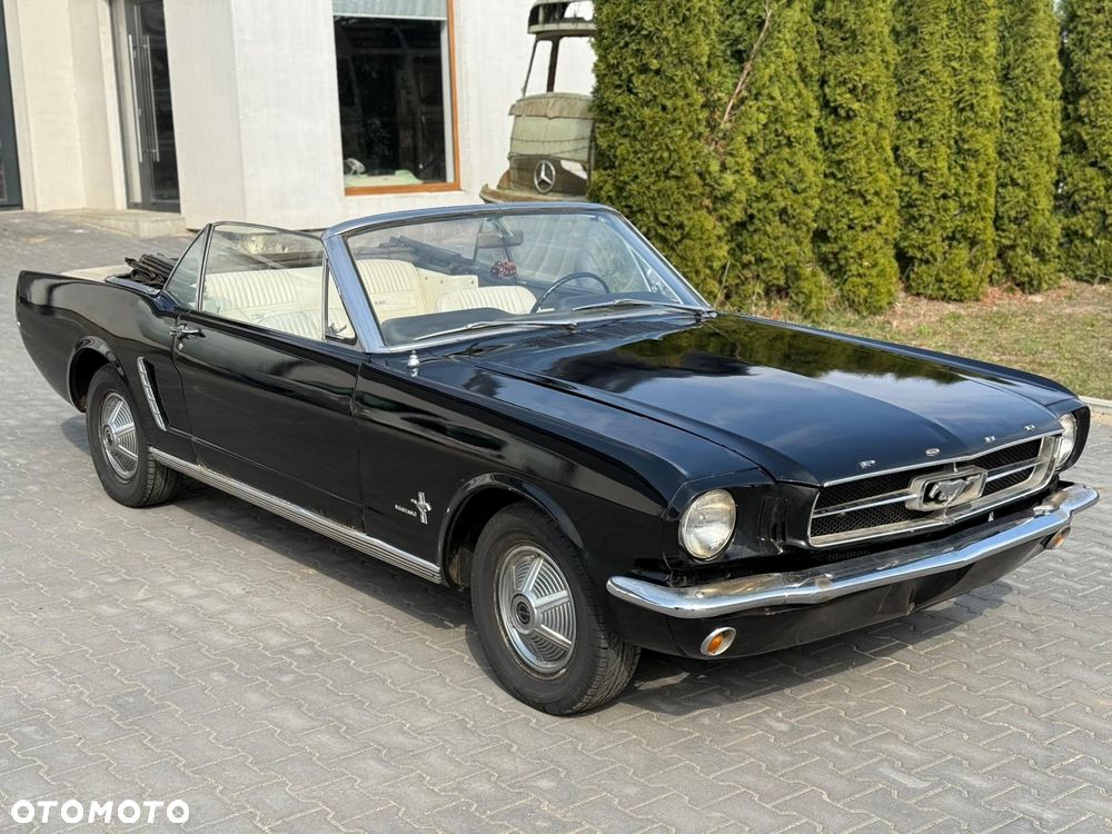 Ford Mustang - 1