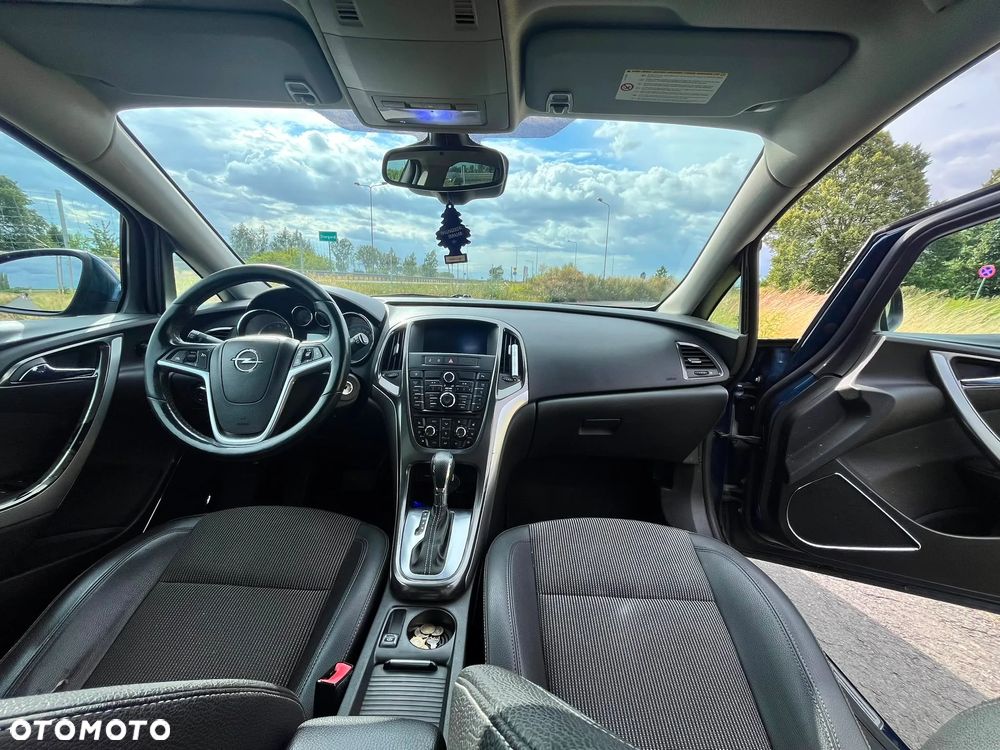 Opel Astra 1.4 T Executive - 12