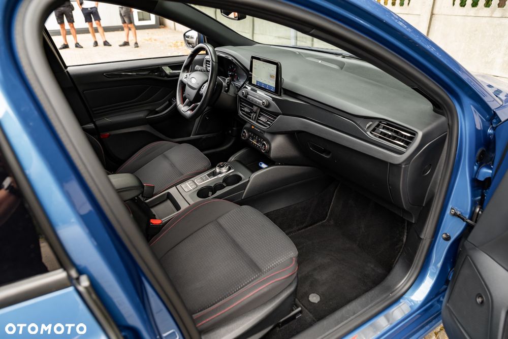 Ford Focus 1.5 EcoBlue Start-Stopp-System ST-LINE - 22