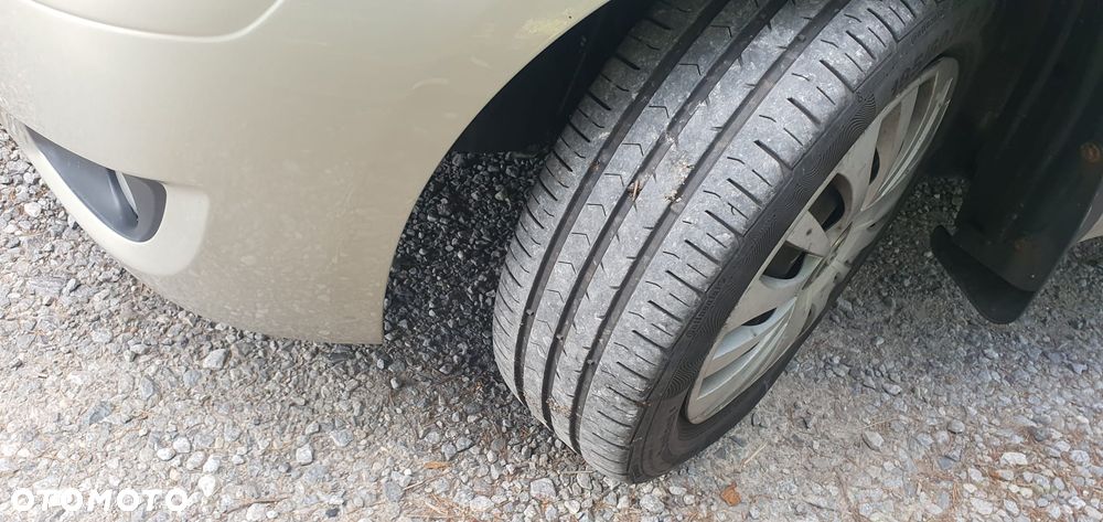 Toyota Yaris - 5