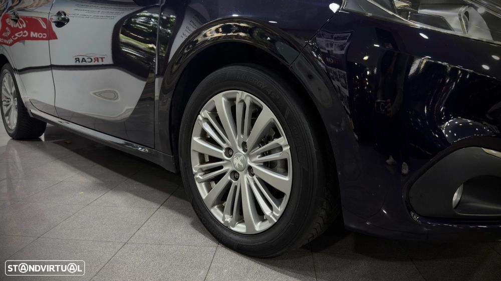 Peugeot 208 1.5 BlueHDi Allure - 4