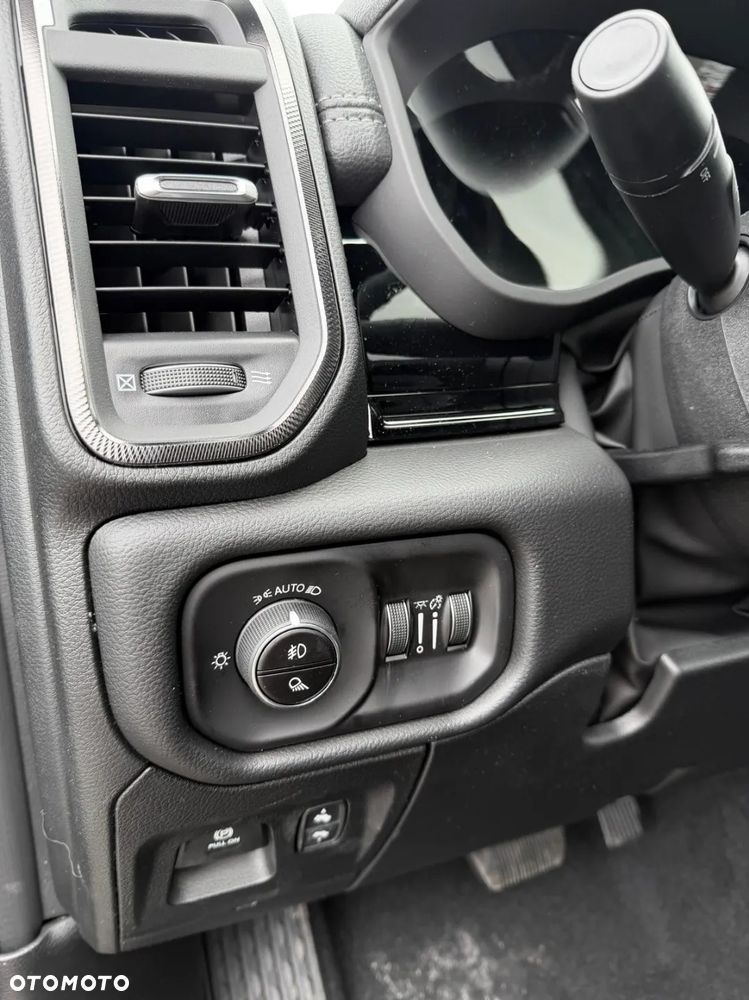 Dodge RAM 5.7 4x4 - 28