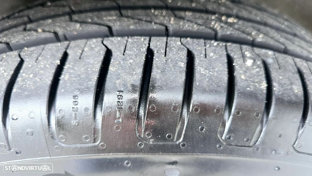 Toyota Yaris 1.33 VVT-i Comfort+P.Style - 21