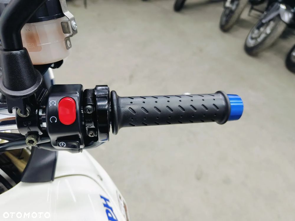 Triumph Tiger - 16