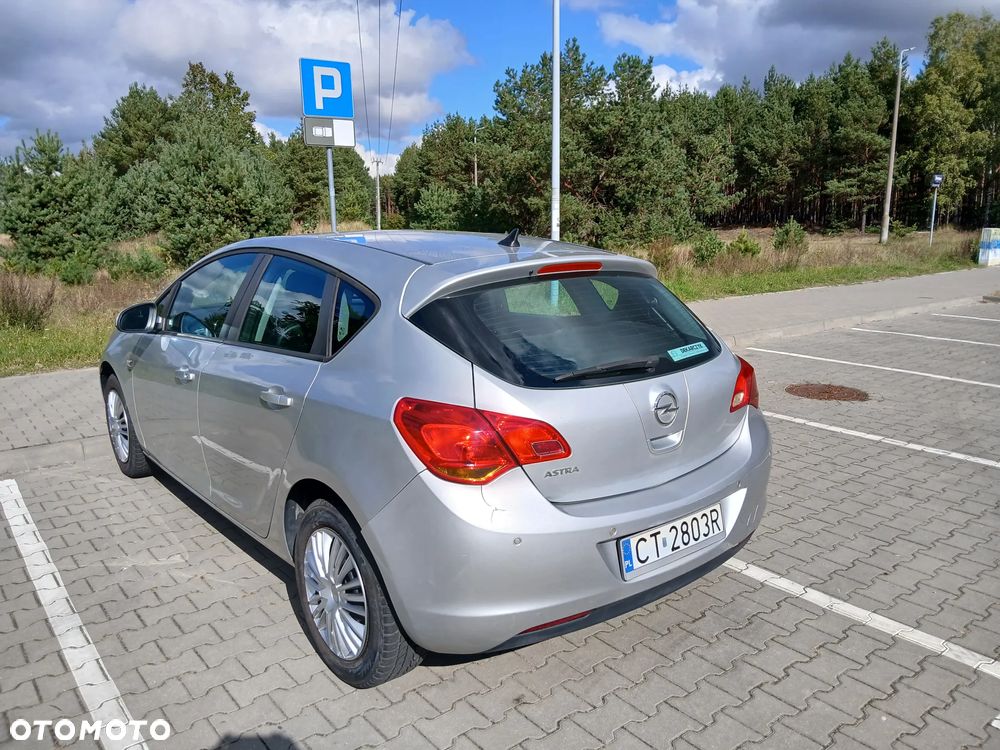 Opel Astra - 10
