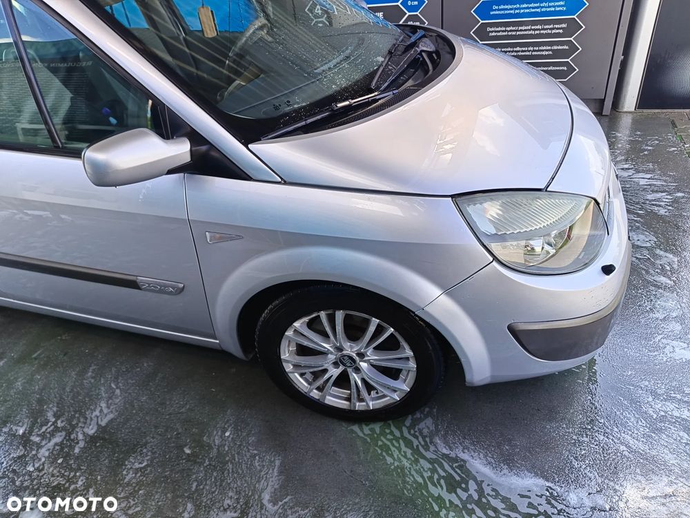Renault Scenic 2.0 16V Dynamique - 4